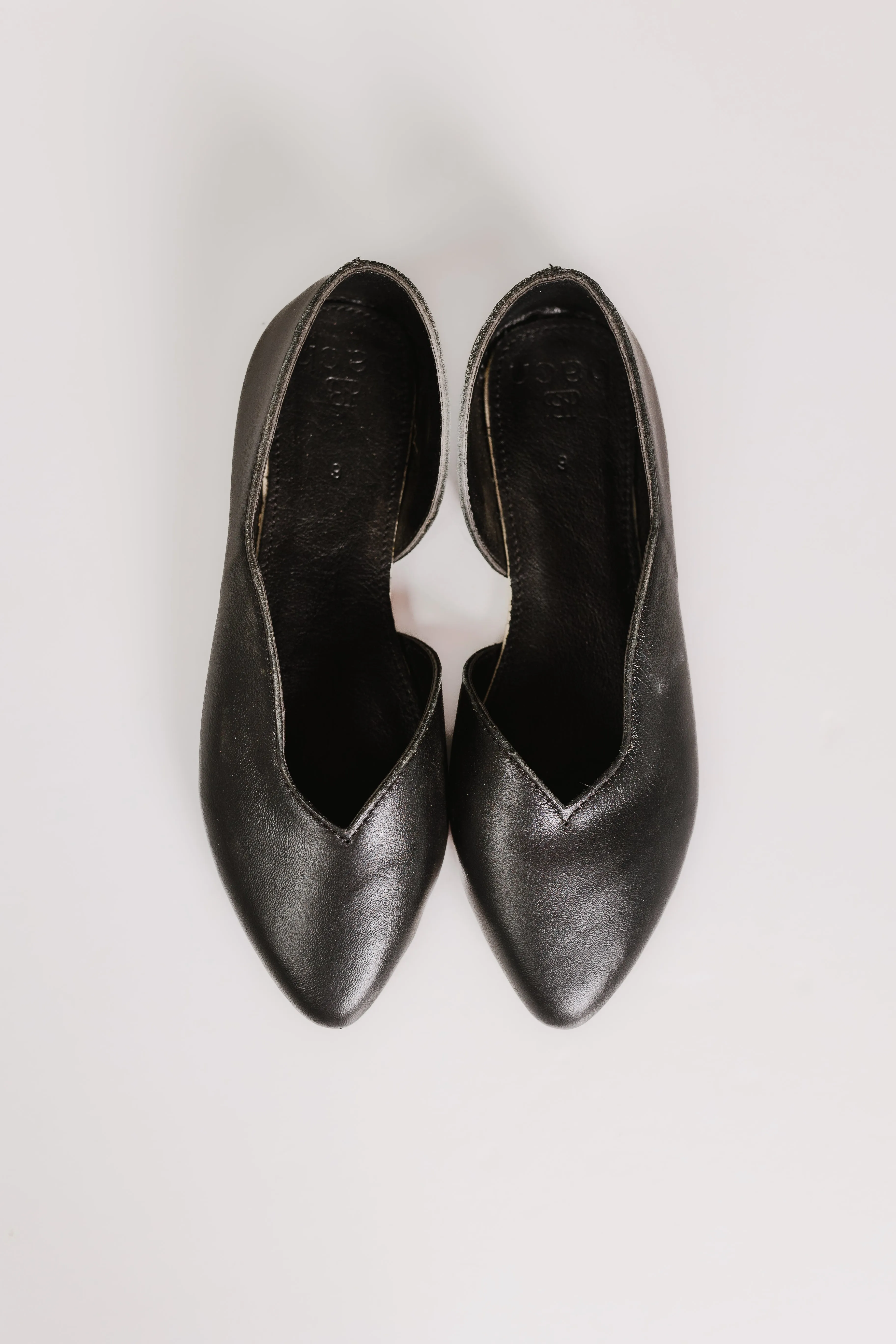 Laura Leather Shoes (Black)