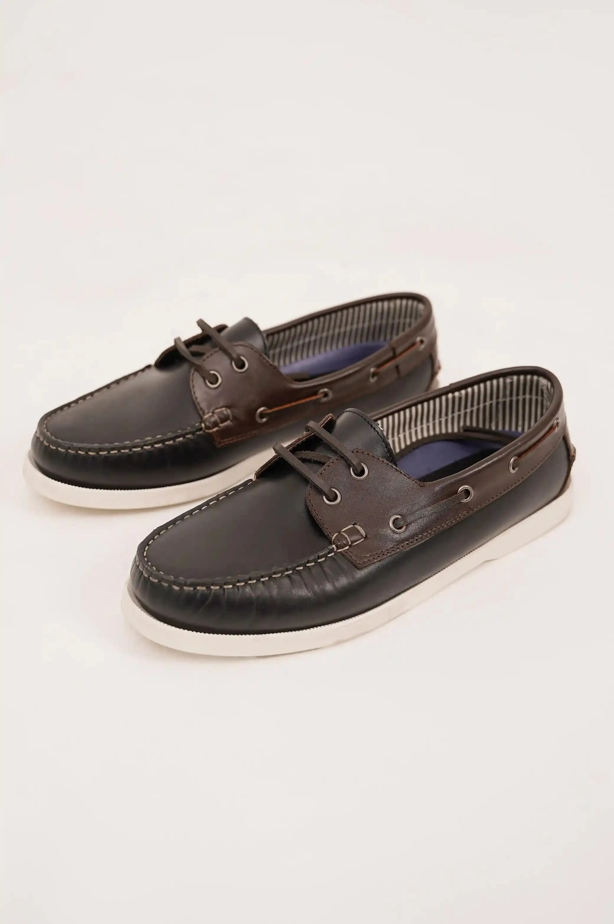 LEATHER BOAT SHOES