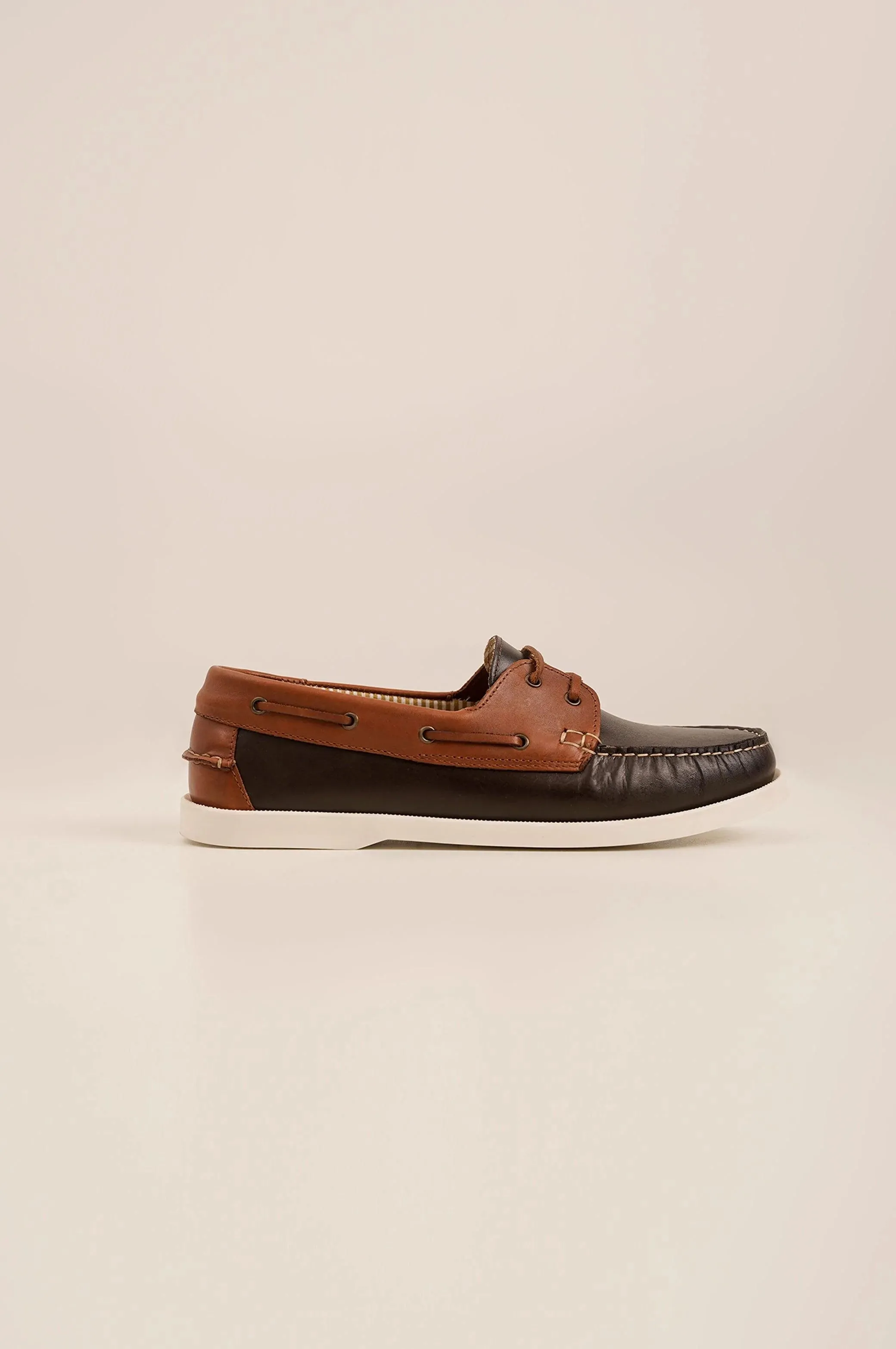 LEATHER BOAT SHOES