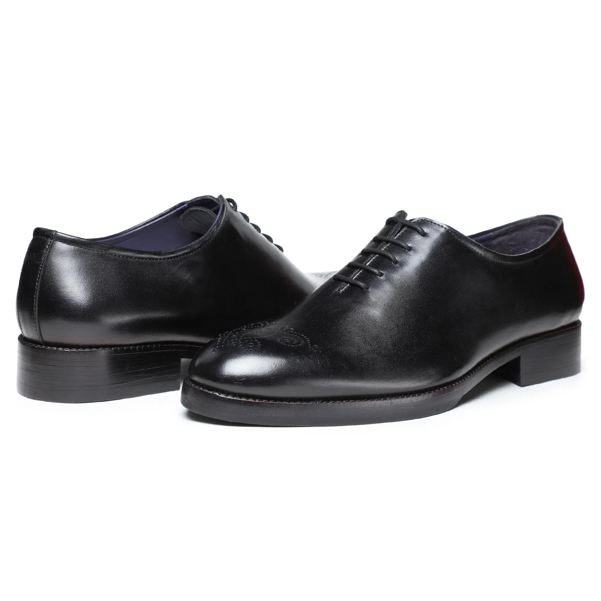 Medallion Toe Oxford - Black