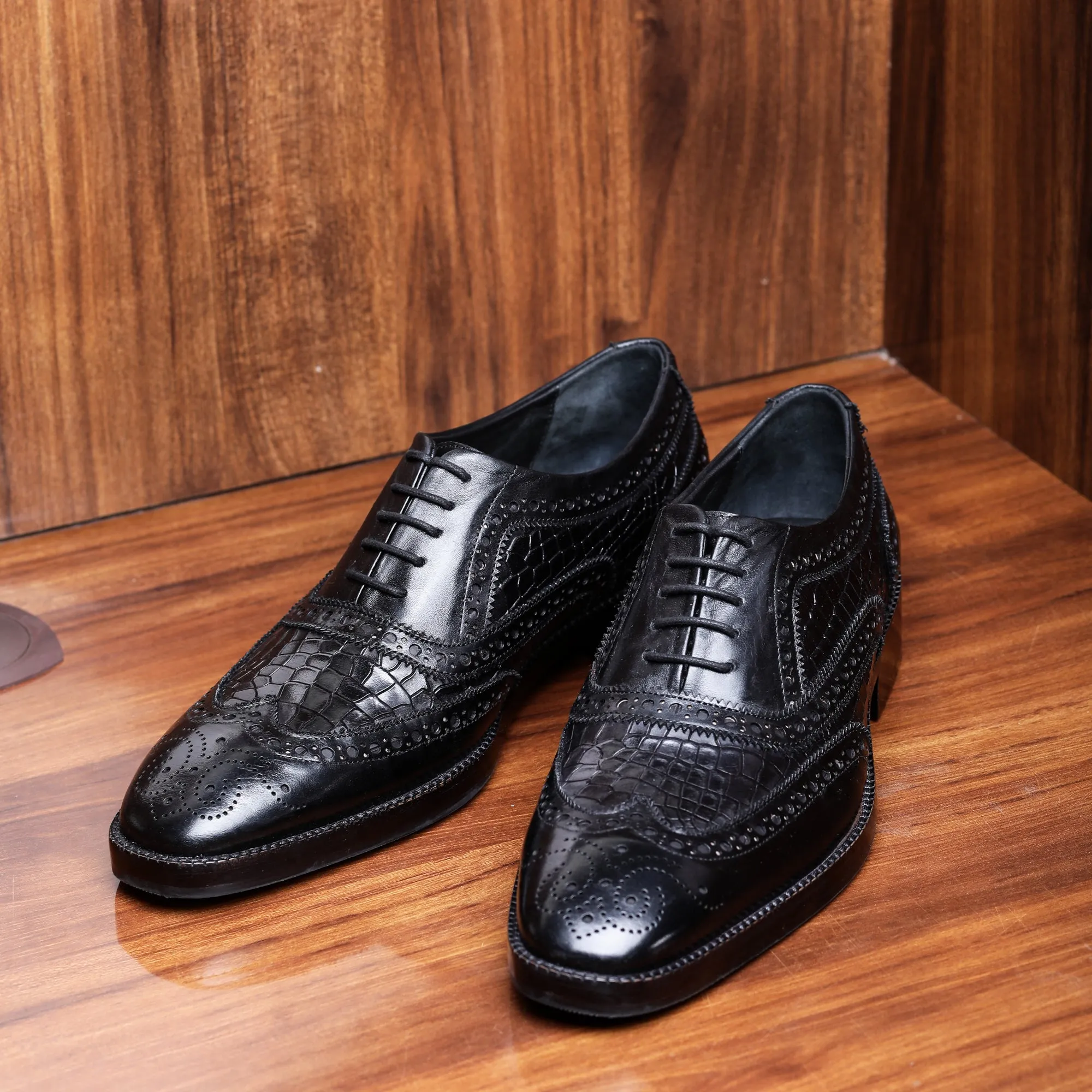 Wingtip Brogue Oxford- Croc Black